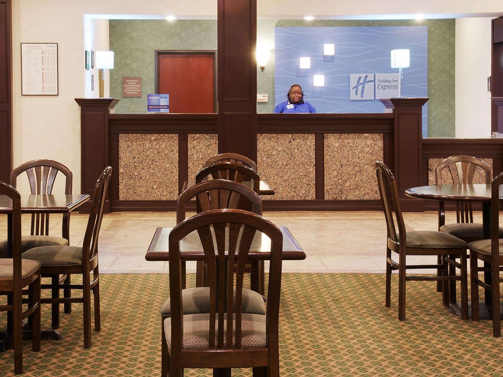 Holiday Inn Express Hotel & Suites Ливингстон Экстерьер фото