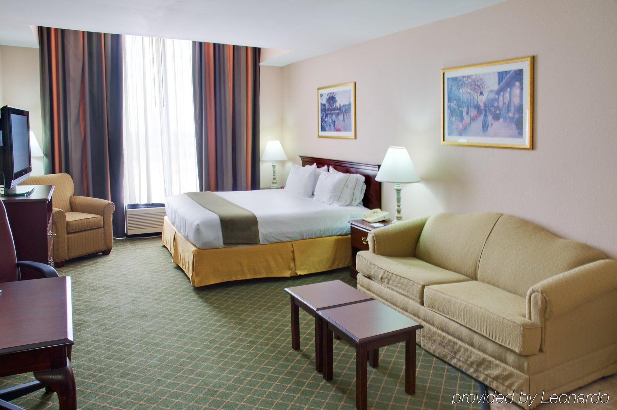 Holiday Inn Express Hotel & Suites Ливингстон Экстерьер фото