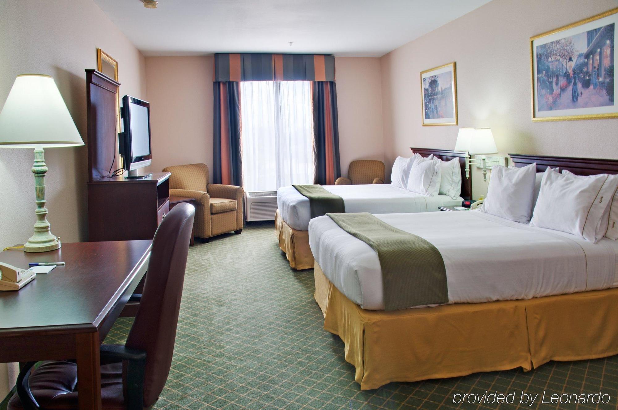 Holiday Inn Express Hotel & Suites Ливингстон Номер фото