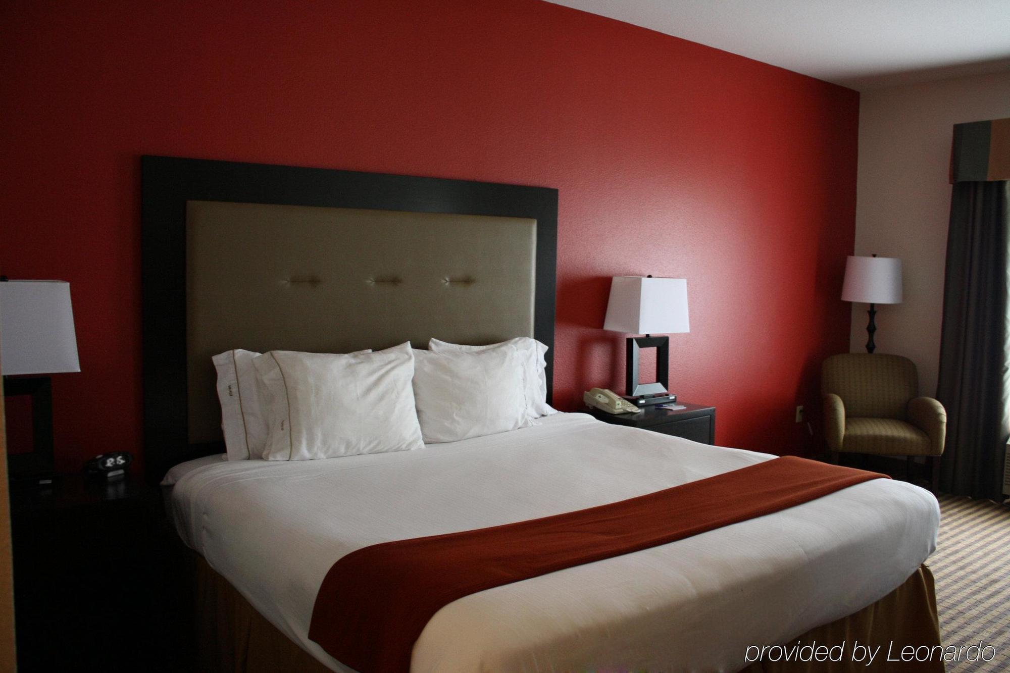 Holiday Inn Express Hotel & Suites Ливингстон Экстерьер фото