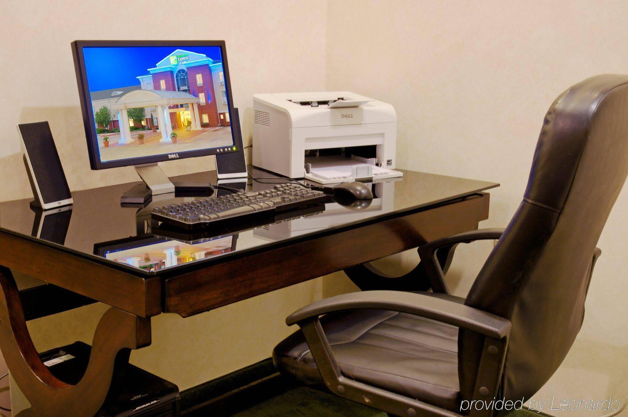 Holiday Inn Express Hotel & Suites Ливингстон Экстерьер фото